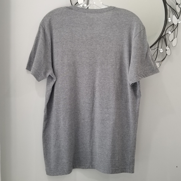 GUESS Men's V-neck Fitted Tshirt - Picture 5 of 5